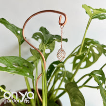 Load image into Gallery viewer, Copper Wander Leaf Plant Stick, Plant Leaf Charm Stake