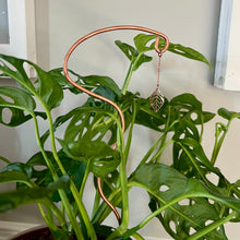 Load image into Gallery viewer, Copper Wander Leaf Plant Stick, Plant Leaf Charm Stake
