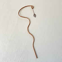 Load image into Gallery viewer, Copper Wander Leaf Plant Stick, Plant Leaf Charm Stake
